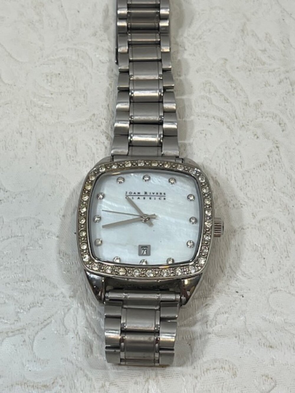 VTG Joan Rivers Classic Collection Crystal Face Silver-Tone Metal Bracelet Watch